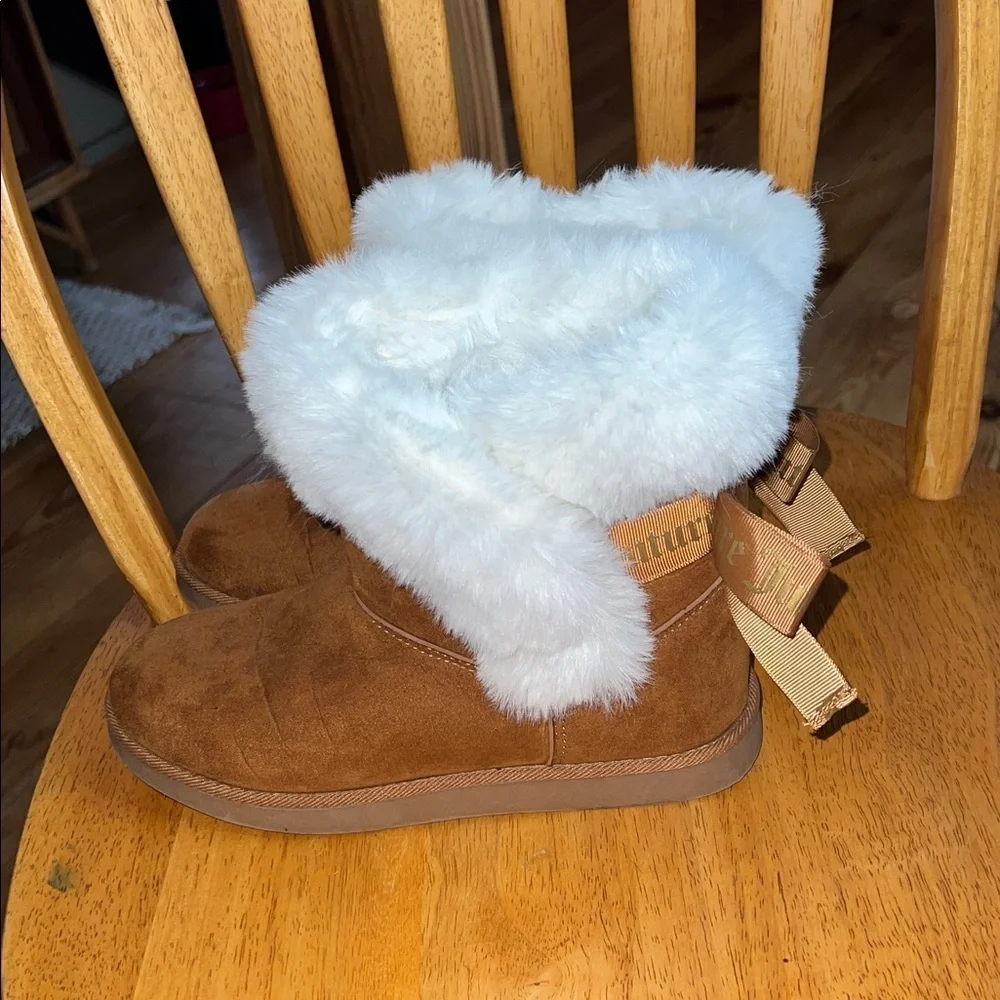 Juicy Couture White Fur Lined Footwear Suede 7